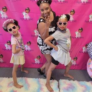 Meet your Posher, Roxanne